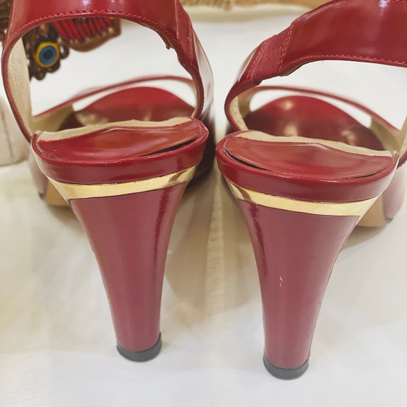 JIMMY CHOO Red Patent Leather Peep Toe Sling Back Pumps Gold Heel Sz 39 US 9 - Picture 5 of 13